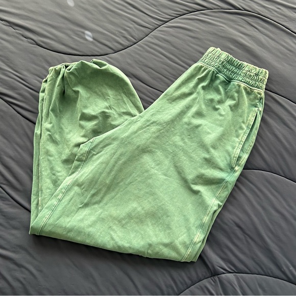 Free People Movement Hot Shot Crossover Set in Evergreen - Picture 10 of 16